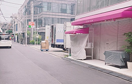 「ピンクの屋根の雑貨屋」さん